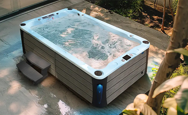 Deck Series Everett hot tubs for sale